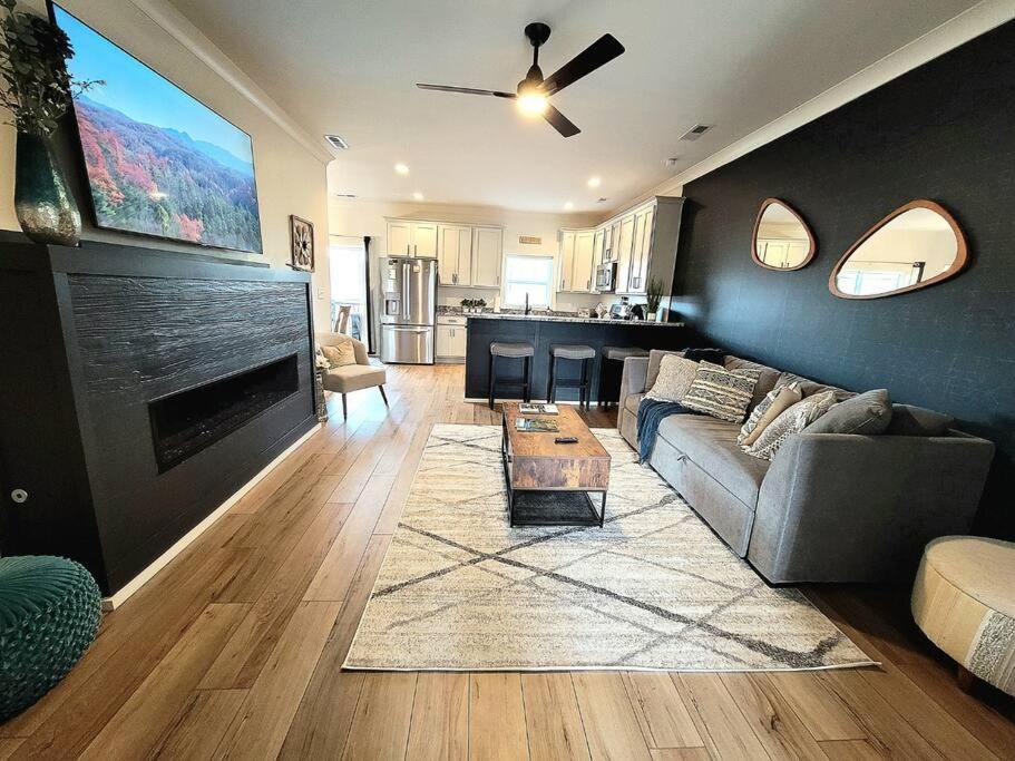 *Dog Friendly*Modern Home-Minutes To Dollywood, Gatlinburg, Smoky Mountains & Pigeon Forge! Extérieur photo