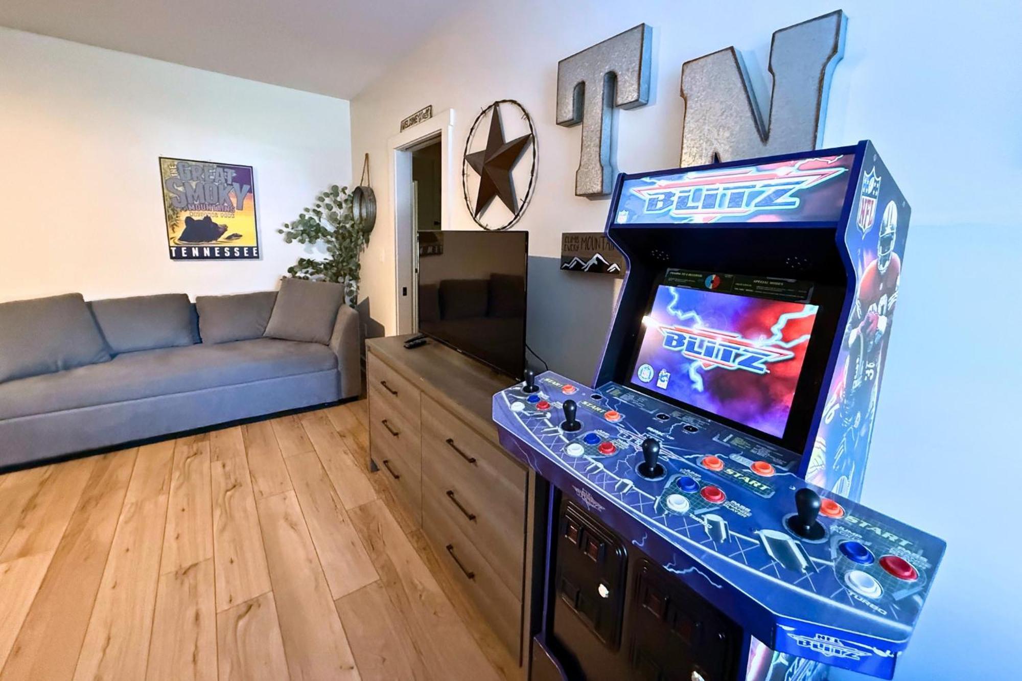 *Dog Friendly*Modern Home-Minutes To Dollywood, Gatlinburg, Smoky Mountains & Pigeon Forge! Extérieur photo